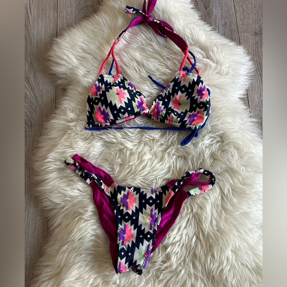 Ravish sands reversible bikini -like new